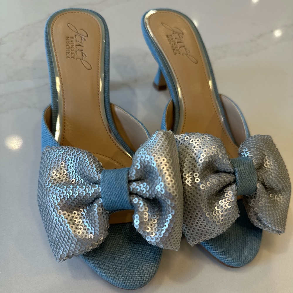 Jewel Badgley Mischka denim kitten heel with sequin bow embellishments Size 6